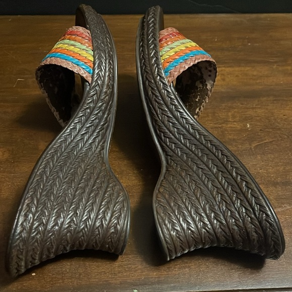 Gianni Bini wedge sandles sz8.5 Brown with multicolored strap - Picture 9 of 9